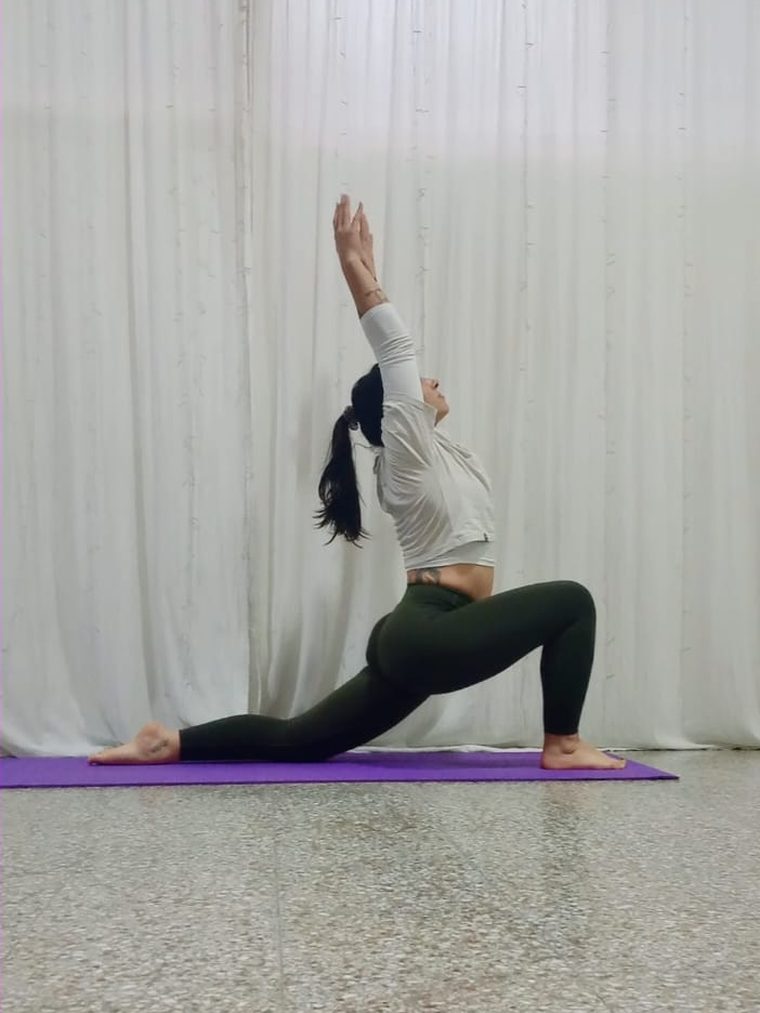 Nanu Zacheo, profesora de Yoga restaurativo en el estudio de Paola Liébana.